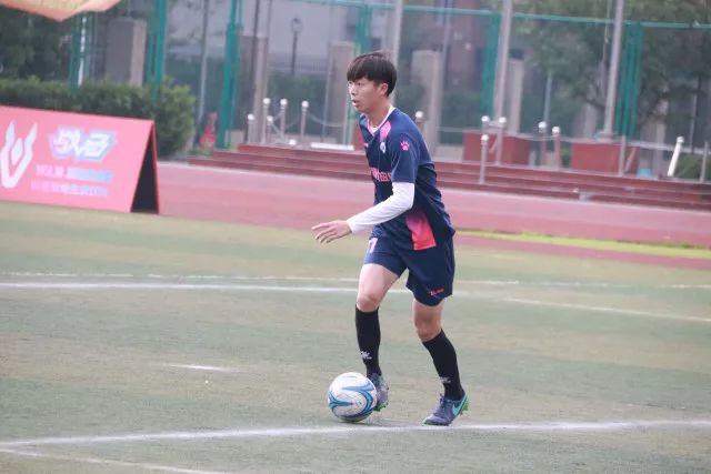 24岁哈兰德欧冠打进51球 只比26岁梅西少1球